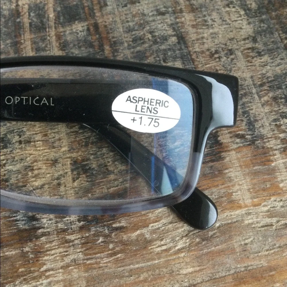I Heart Eyewear stylish brown